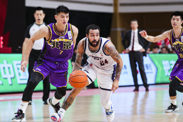 CBA-摩尔砍27分孙悦0分 广州119-92赛季三杀北控