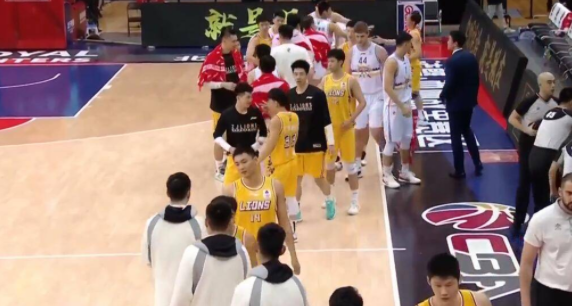 广厦101-74终结北控两连胜 赵岩昊25分孙铭徽砍17+10